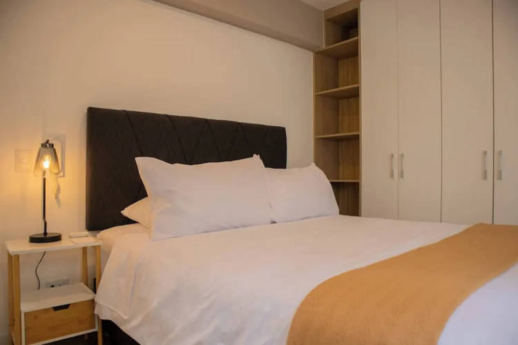 w Astounding 1BR in San Isidro