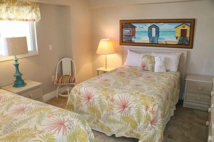 Jamaica Royale - 702 - 2 Br Condo
