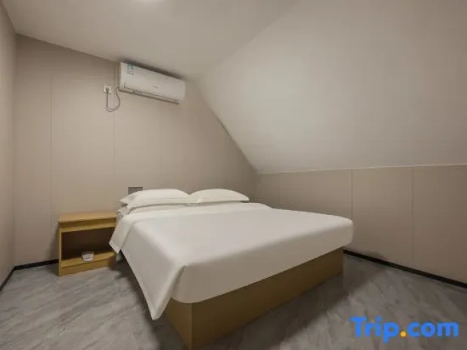 Quadruple Suite with city view