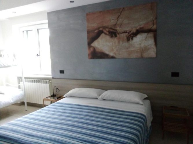 Standard Triple room