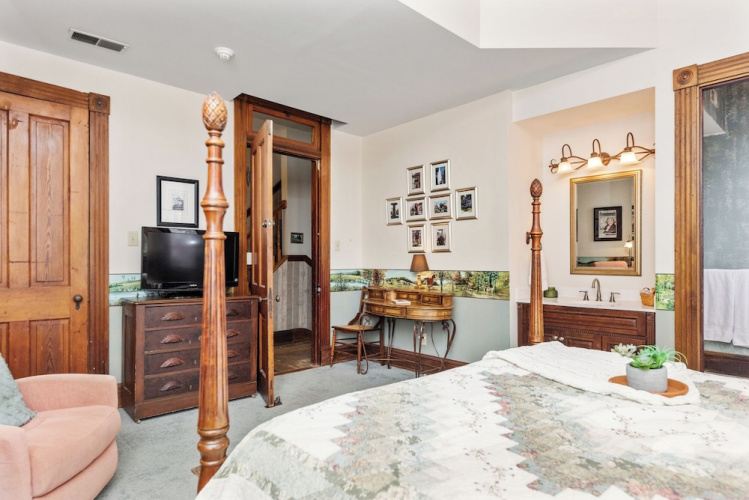 Moon River Bed and Breakfast