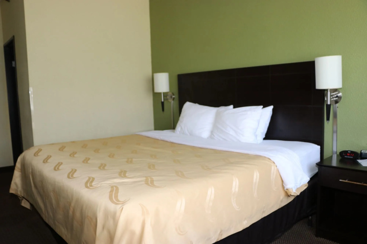 Quality Inn Evansville Eastland Area