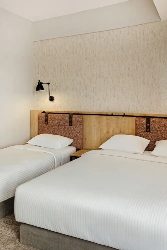Standard Triple room with city view