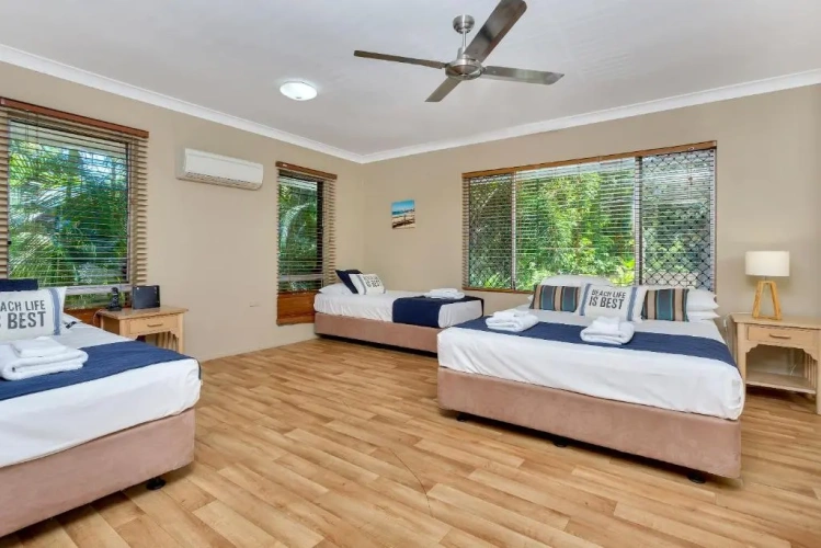 4 Bedrooms Cottage