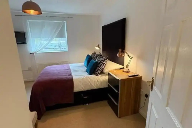 2 Bed-sleeps 3-parking-town Centre