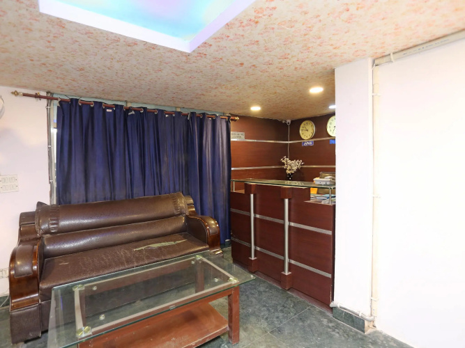 OYO 13278 Hotel Mohan Regency