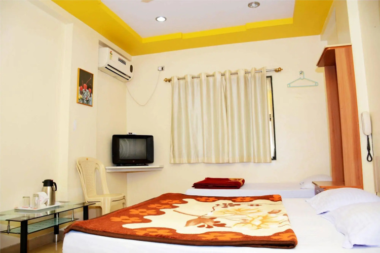 Hotel Sai Snehal