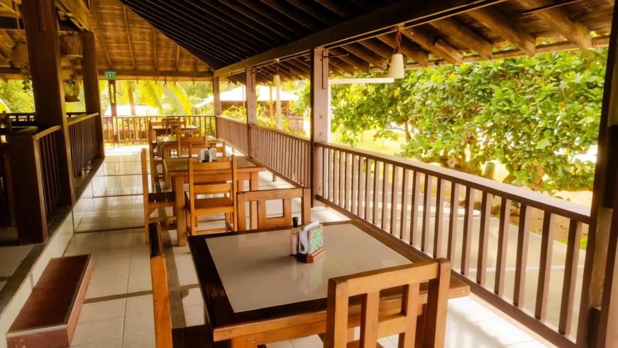Playa de Oro Lodge