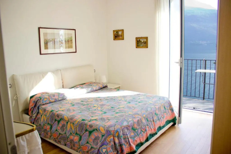 Lakefront Villa La Dolce Vita