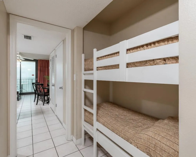 Phoenix All Suites by Brett Robinson