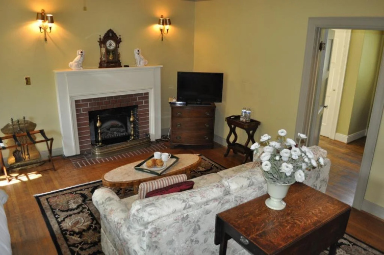Bear Creek Inn