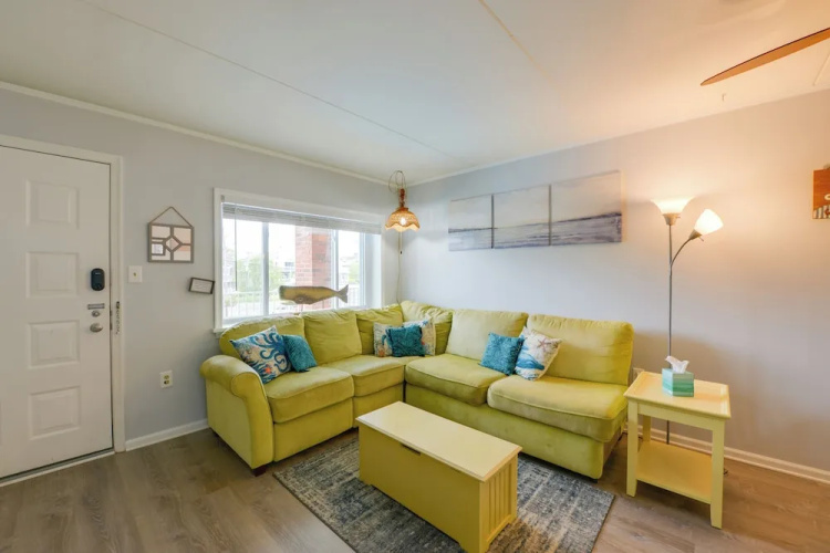 Bright Condo Half-block to Cape May Beach!