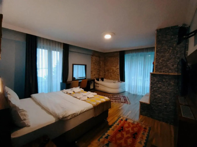 Hill River Hotel