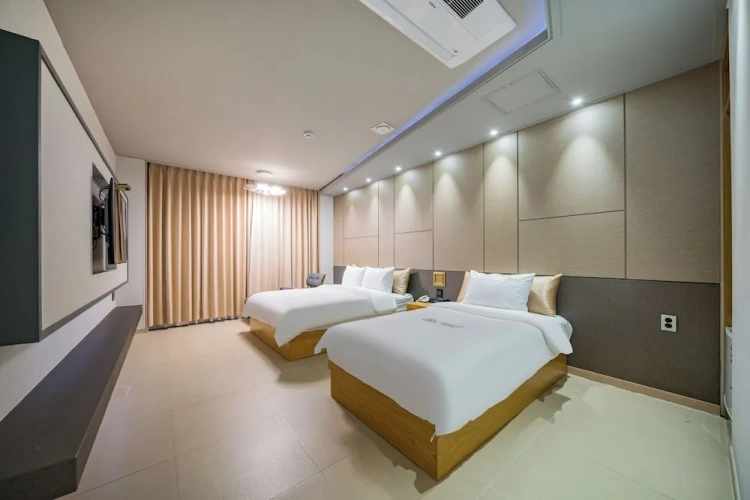 Standard Twin Family room