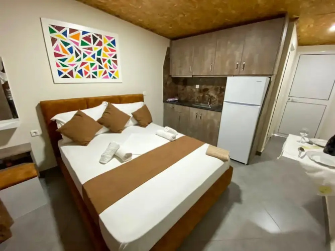 Full Moon Apartments