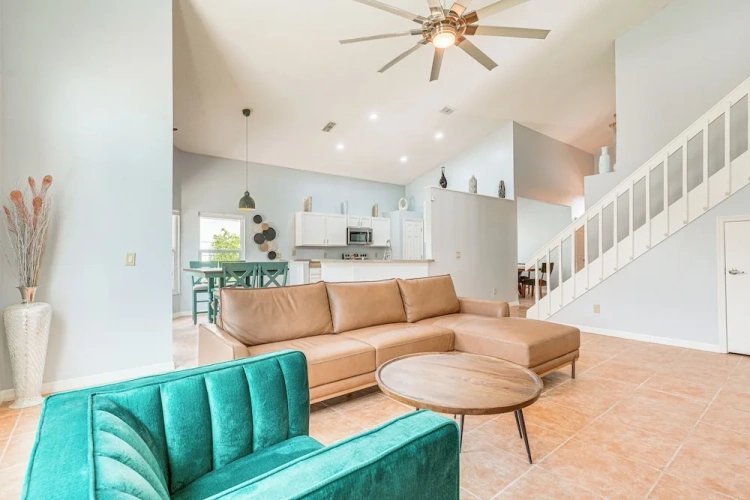 4 Bedrooms Cottage