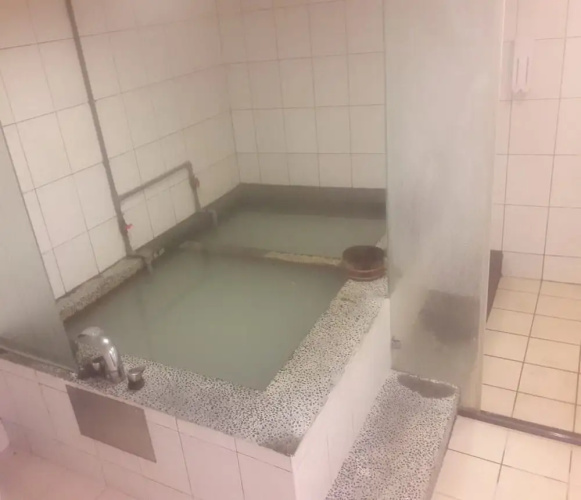 House One One Hot Spring