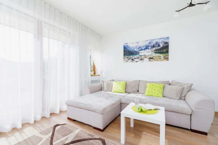 1 Bedroom Apartment with mountain view