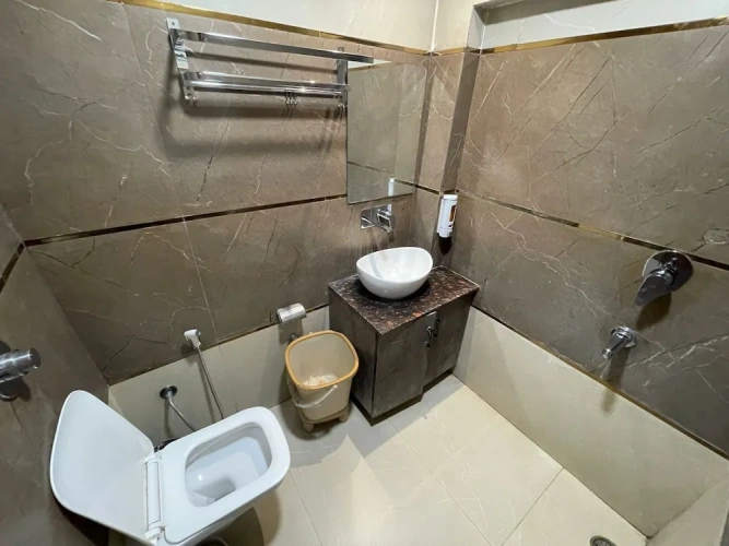 Standard Triple room with city view