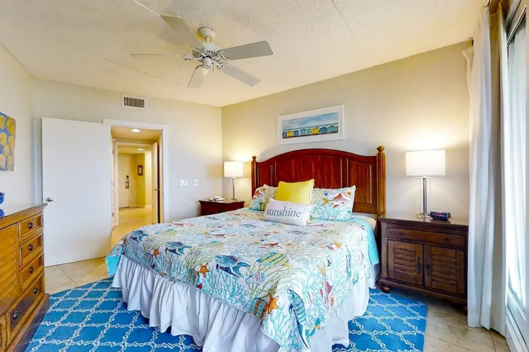 Beachfront Condo With Beach Access, Balcony, AC, Pool & Tennis
