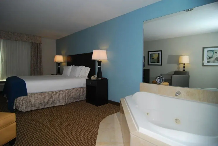 Holiday Inn Express & Suites Marana