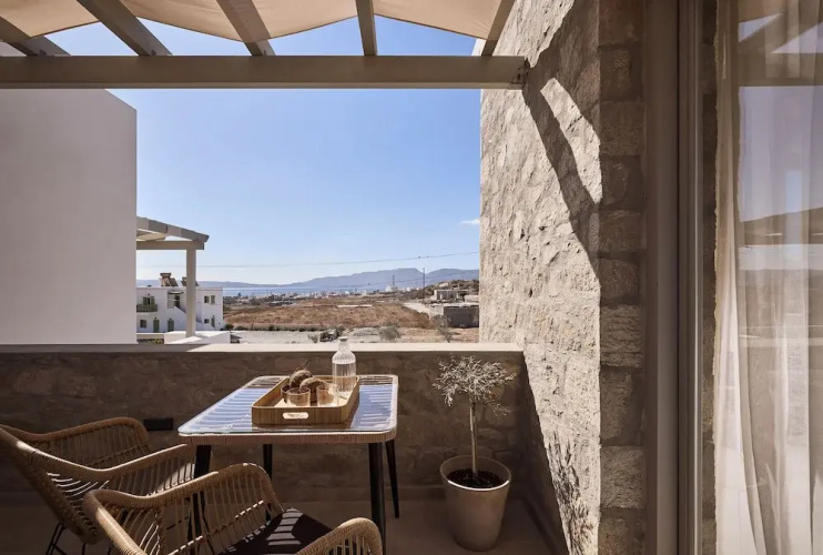 Kedros Milos Suites