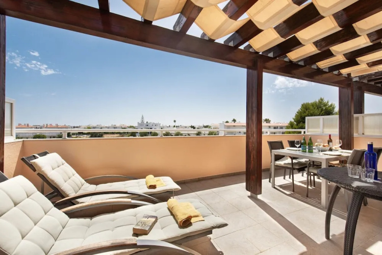 CG 73C - Penthouse - Cabanas Gardens