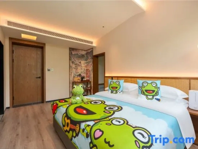 2 Bedrooms Standard Family room