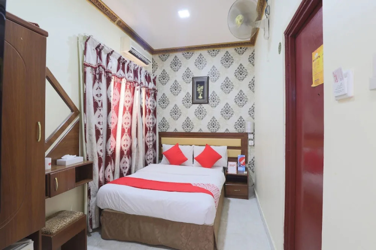 OYO 335 Remas Hotel Llc