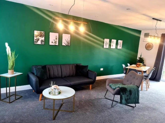 3 Bedrooms Apartment