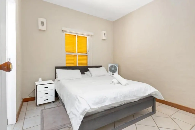 3 Bedrooms Apartment