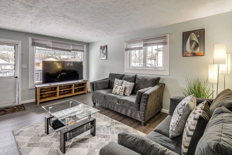 3 Bedrooms Cottage