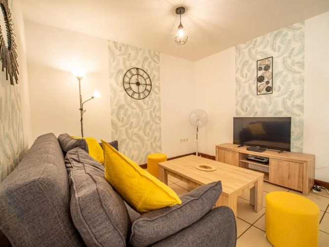 3 Bedrooms Apartment