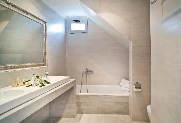 2 Bedrooms Suite with balcony and with sea view