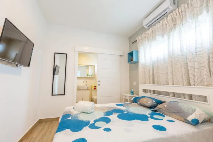 One Suite 508