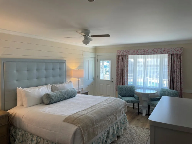 The Harborside Inn