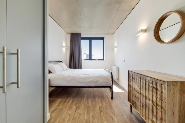3 Bedrooms Apartment