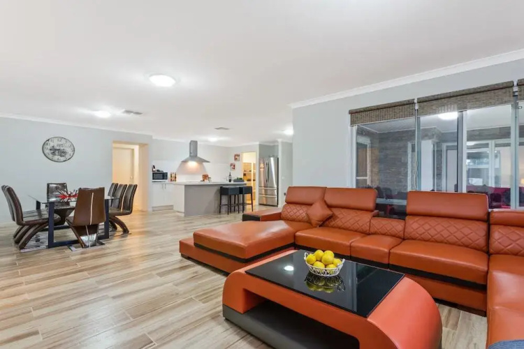 Serviced Houses - Bulla Hill