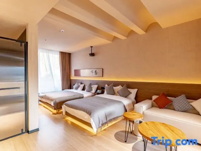 Standard room with balcony