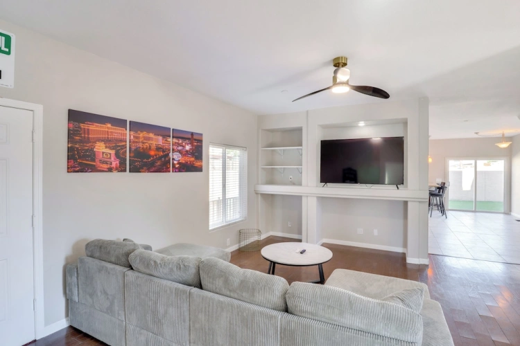 4 Bedrooms Cottage