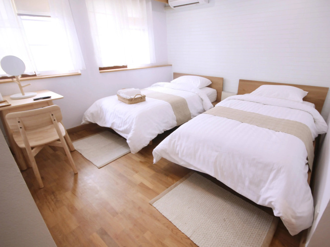 Eat Sleep Cafe & Bed