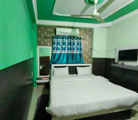 Hotel J B Palace