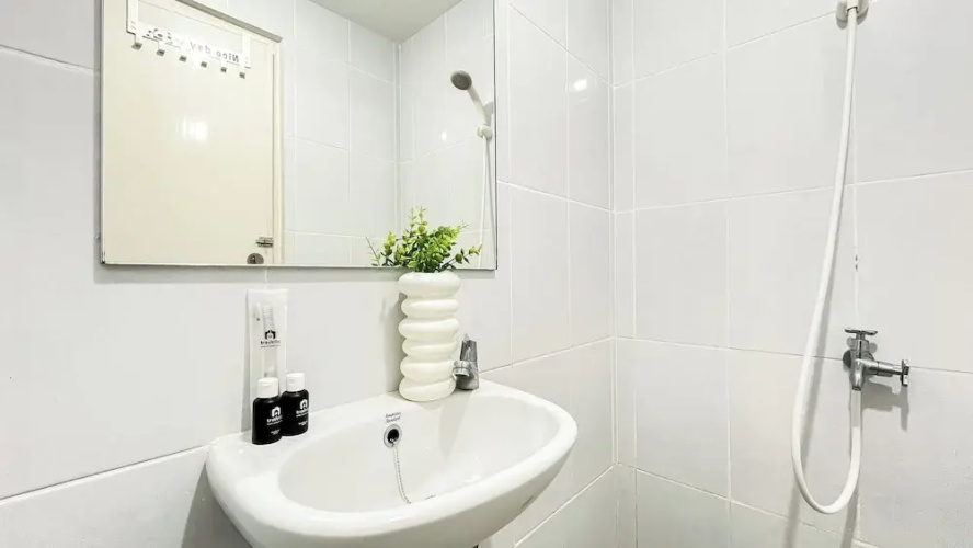 Basic And Compact Studio At Tokyo Riverside Pik 2 Apartment