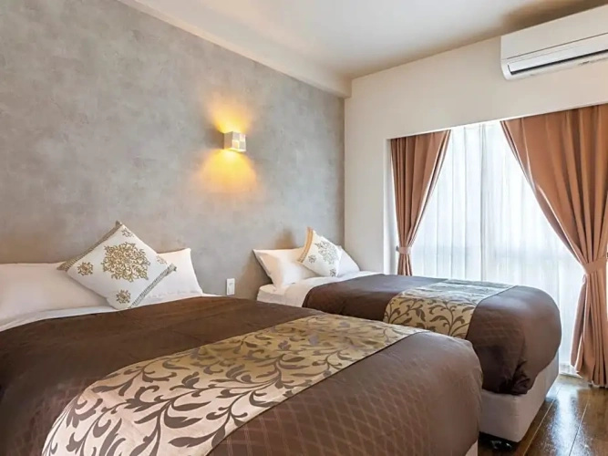 Standard Double room with street view