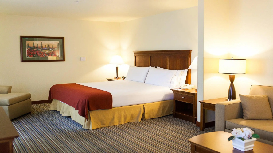 Holiday Inn Express and Suites Turlock by IHG