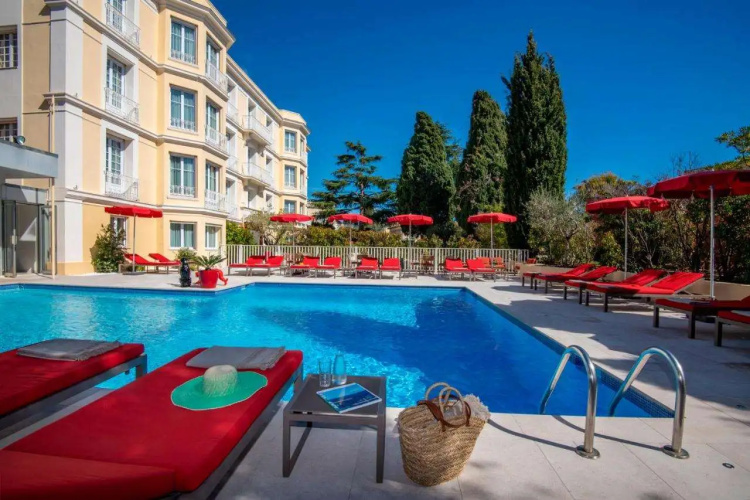 Hôtel Carlton