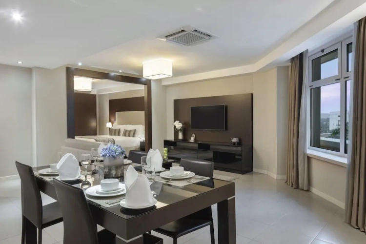 1 Bedroom Deluxe Suite