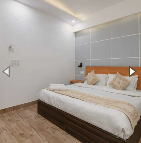 Saavi Hotel Sector 10