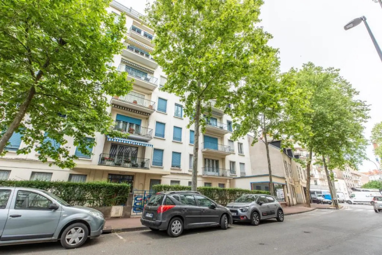 VICTORIA STANDING Calme, neuf et plein centre