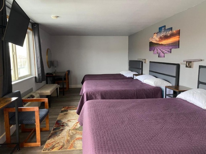 Standard Triple room